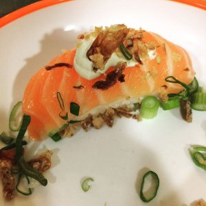 hako-sushi-bar-mulhouse-marcel-a-table